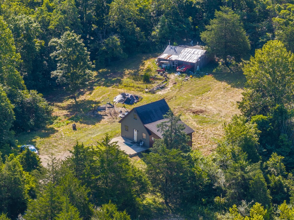 641 Alexander Hollow Property Photo 4