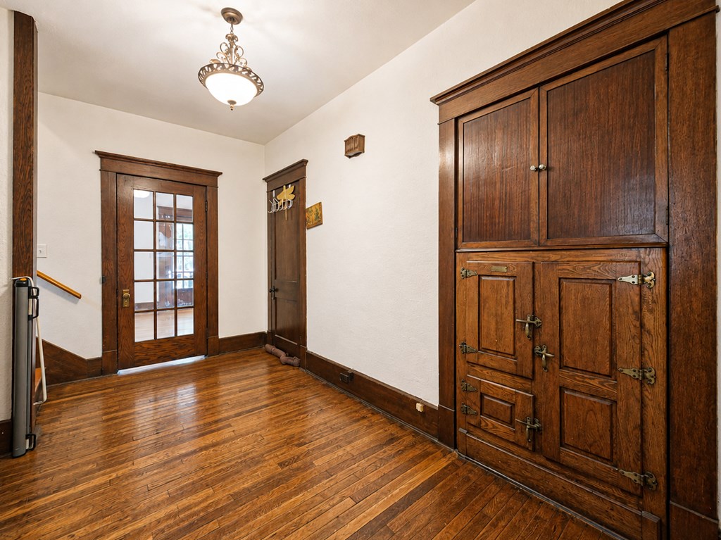 644 4th Ave Property Photo 10