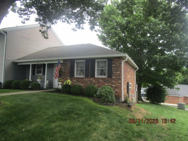 251 Constitution Drive Property Photo 3