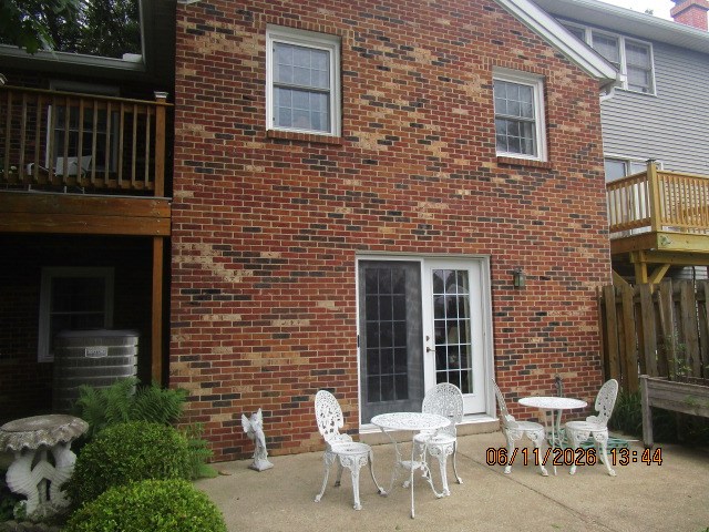 251 Constitution Drive Property Photo 5