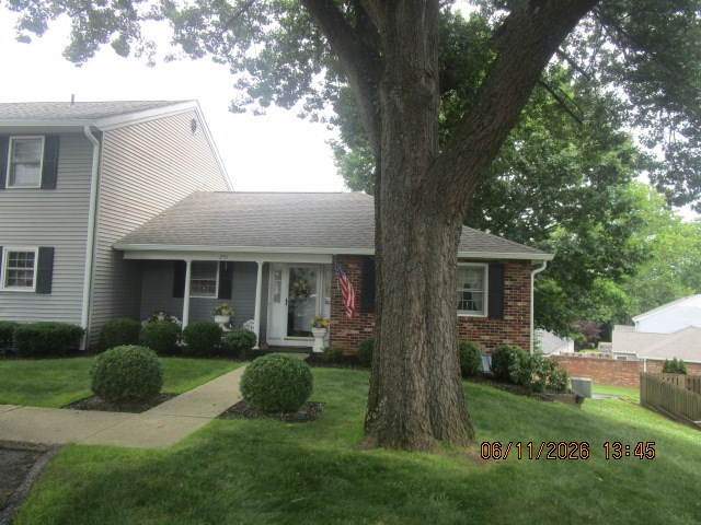 251 Constitution Drive Property Photo 9
