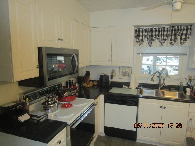 251 Constitution Drive Property Photo 20