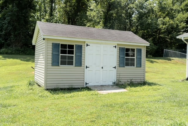101 Pinehurst Blvd. Property Photo 6
