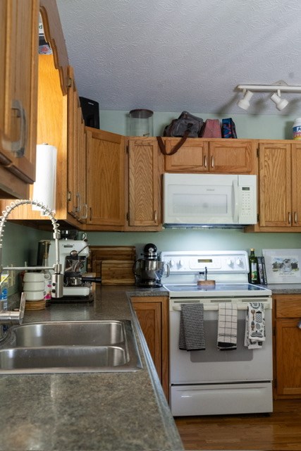 101 Pinehurst Blvd. Property Photo 10