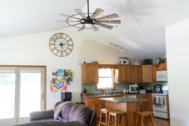 101 Pinehurst Blvd. Property Photo 11