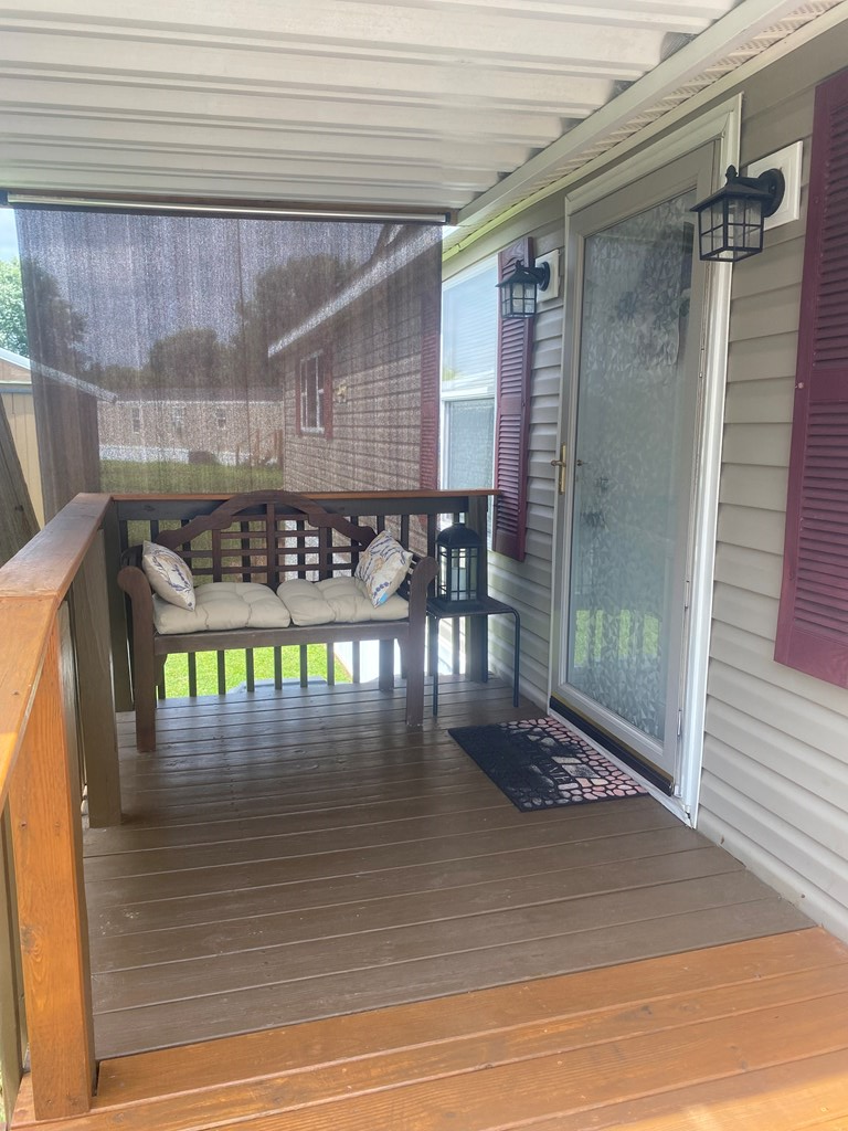 8 Mohican Circle Property Photo 5