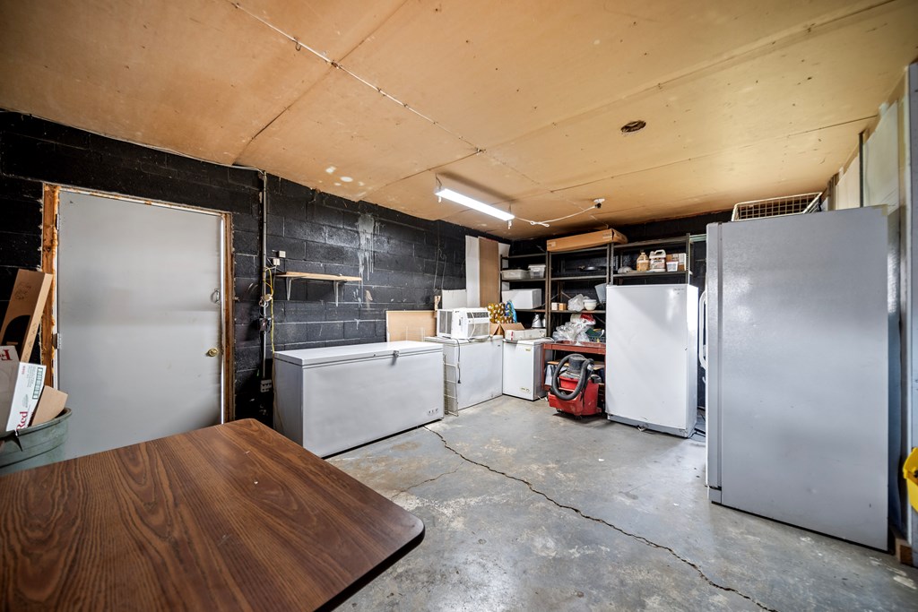101 N Maple Street Property Photo 15