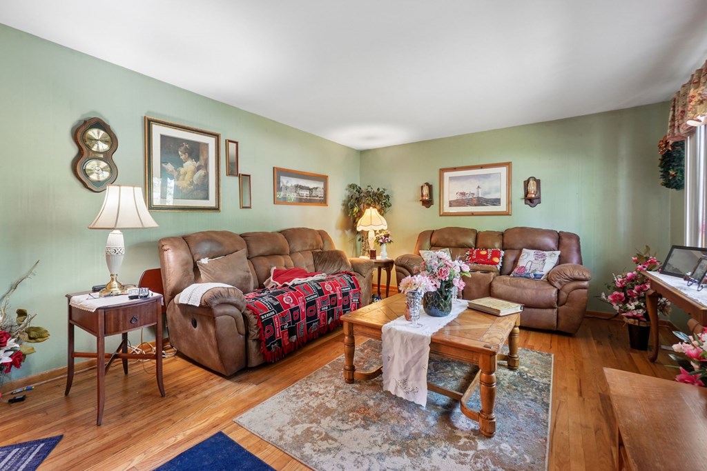 544 Edgewood Drive Property Photo 4