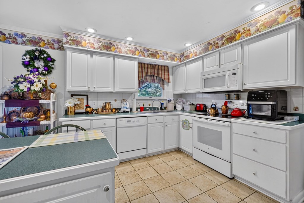 544 Edgewood Drive Property Photo 15