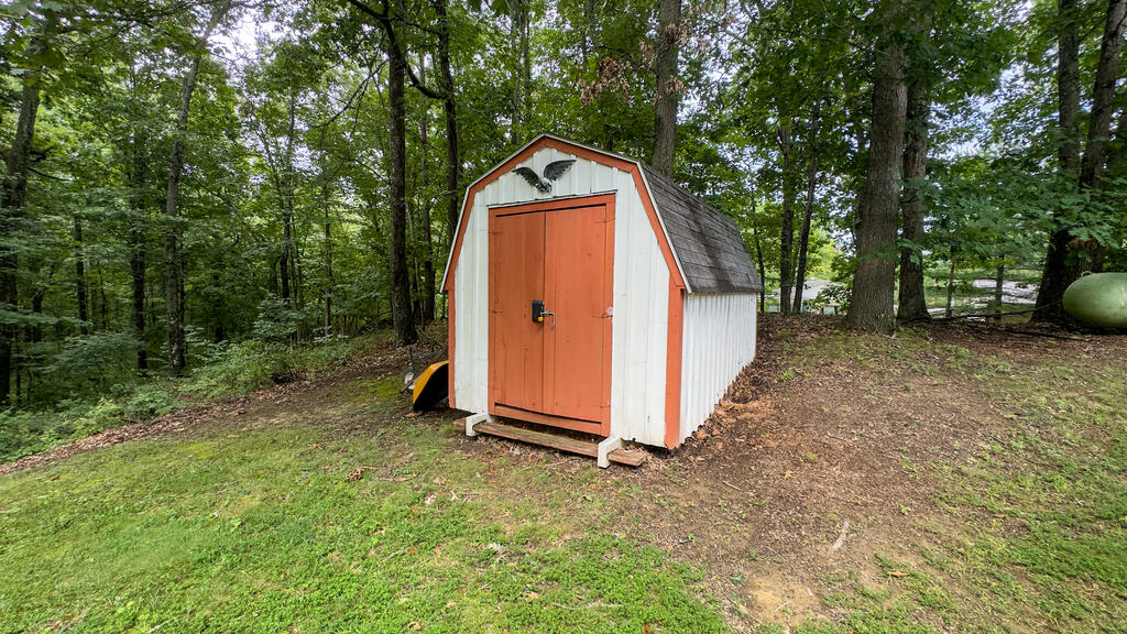 1008 Chestnut Grove Rd. Property Photo 8