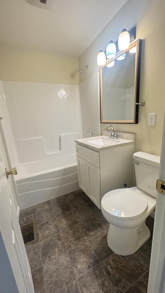 518 3rd St Property Photo 18