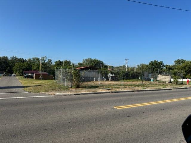 387 E Broadway St. Property Photo 1