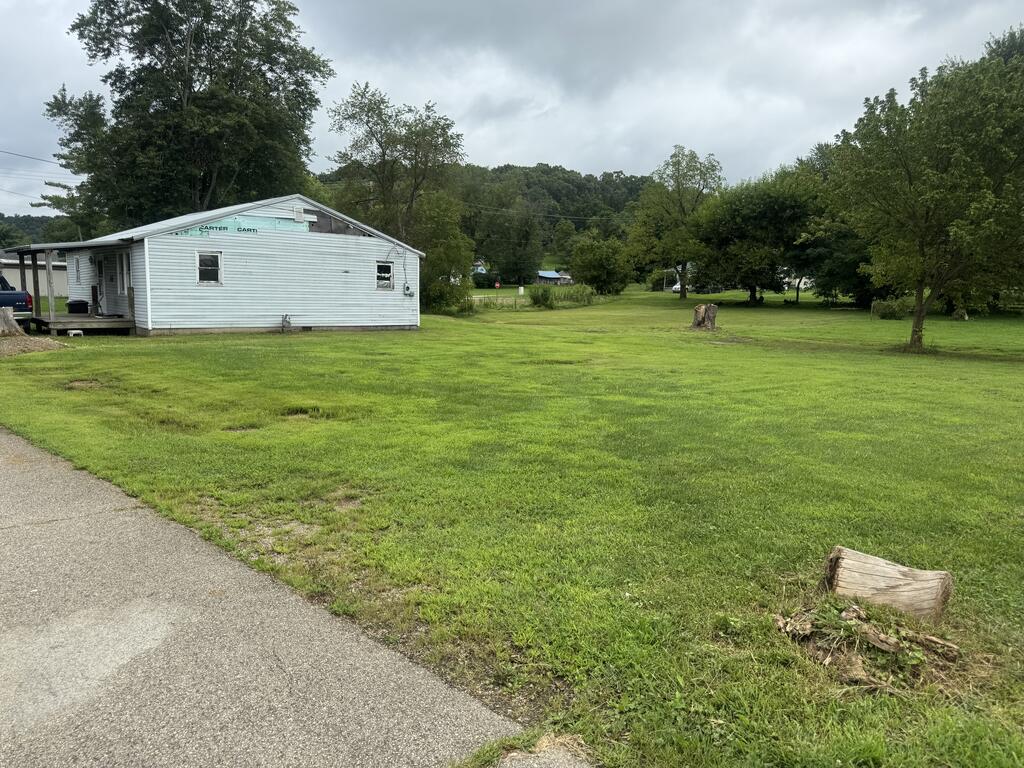 19 Railroad Street Property Photo 2