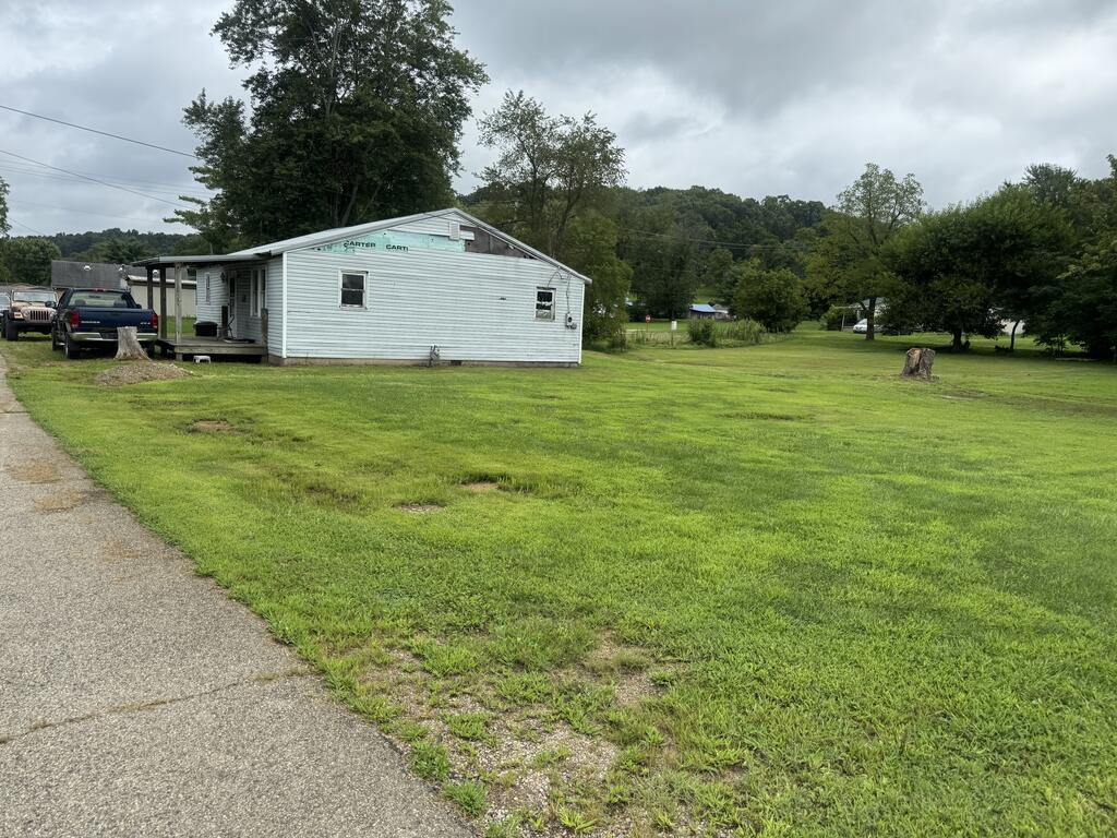19 Railroad Street Property Photo 4