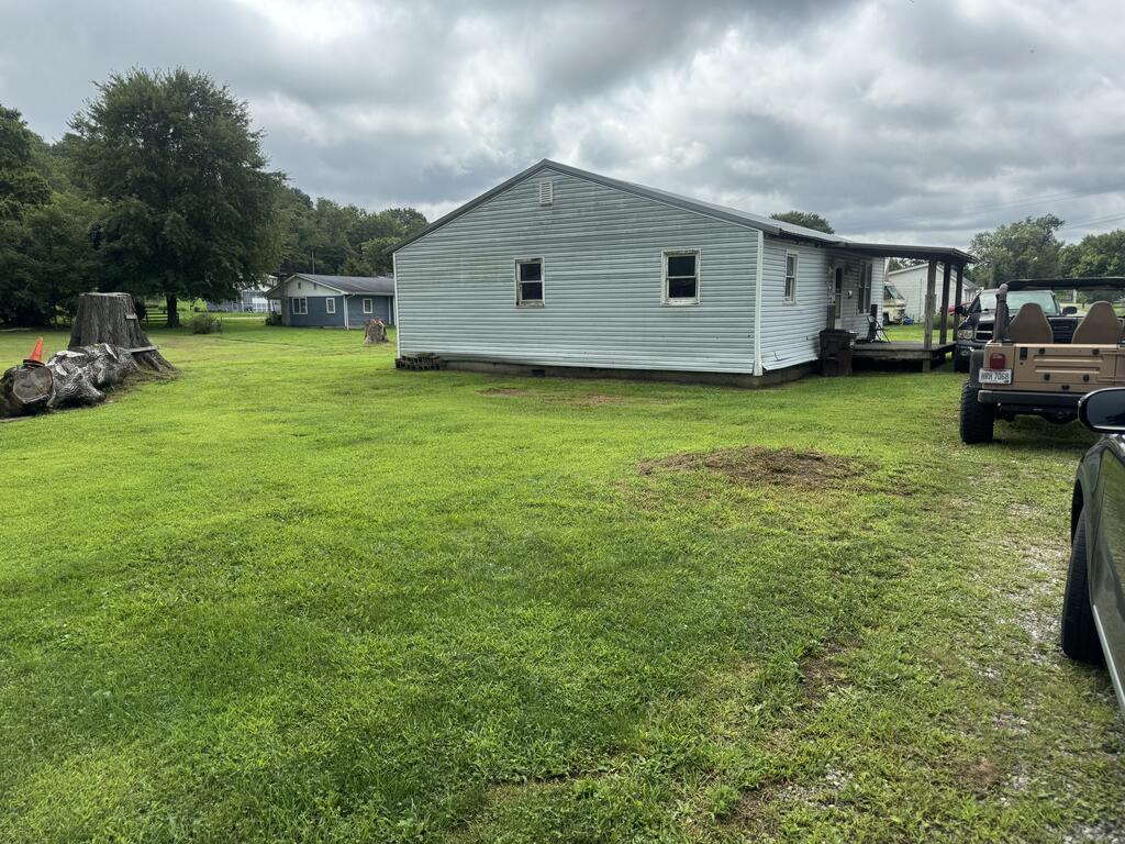 19 Railroad Street Property Photo 6
