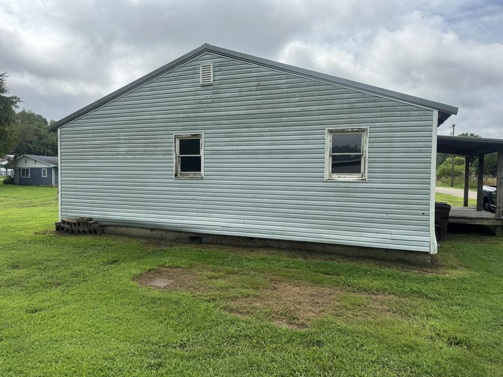 19 Railroad Street Property Photo 7