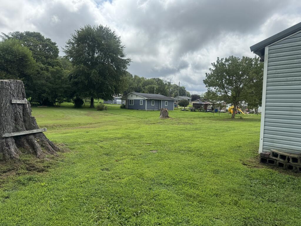 19 Railroad Street Property Photo 8