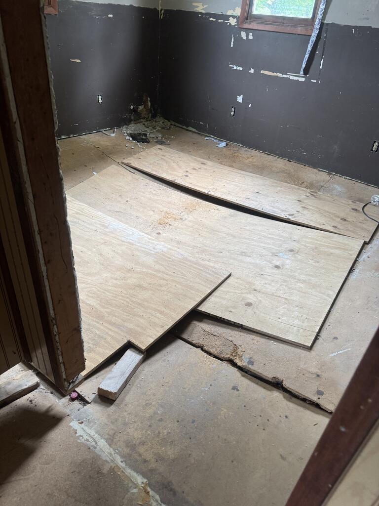 19 Railroad Street Property Photo 11