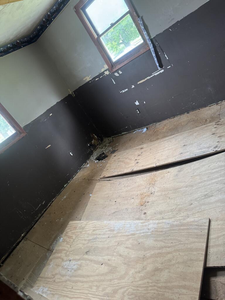 19 Railroad Street Property Photo 13