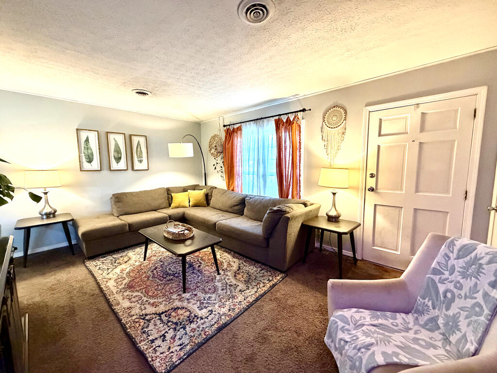 74 Franklin Circle Property Photo 6