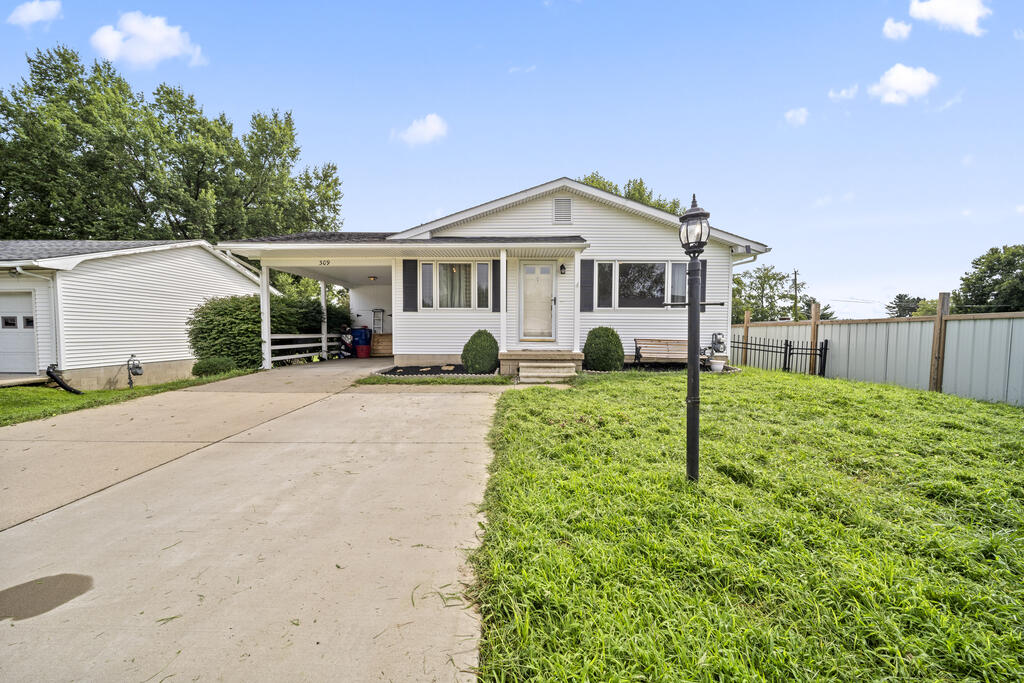 309 Oak Lane Property Photo 1