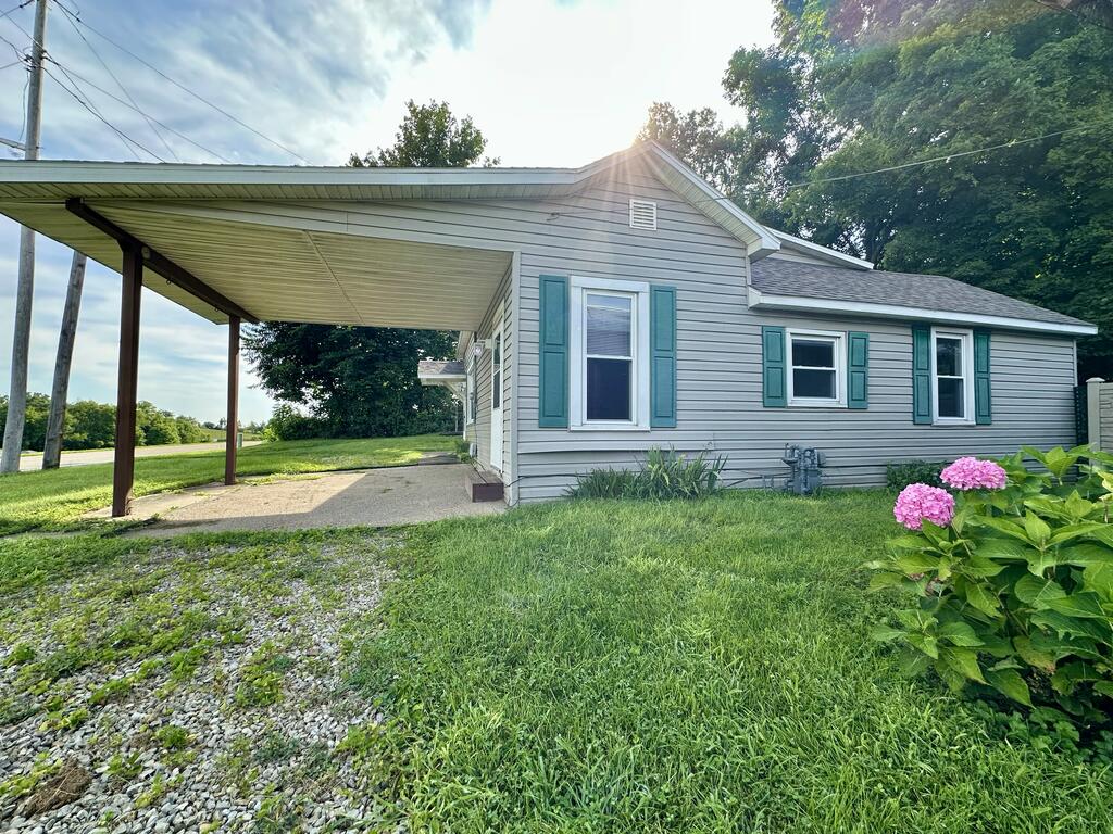 7424 St. Rt. 180 Property Photo 2