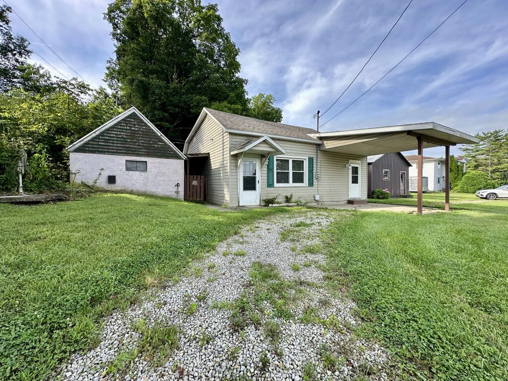 7424 St. Rt. 180 Property Photo 3