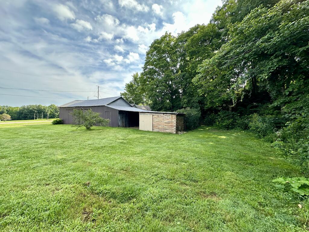 7424 St. Rt. 180 Property Photo 10