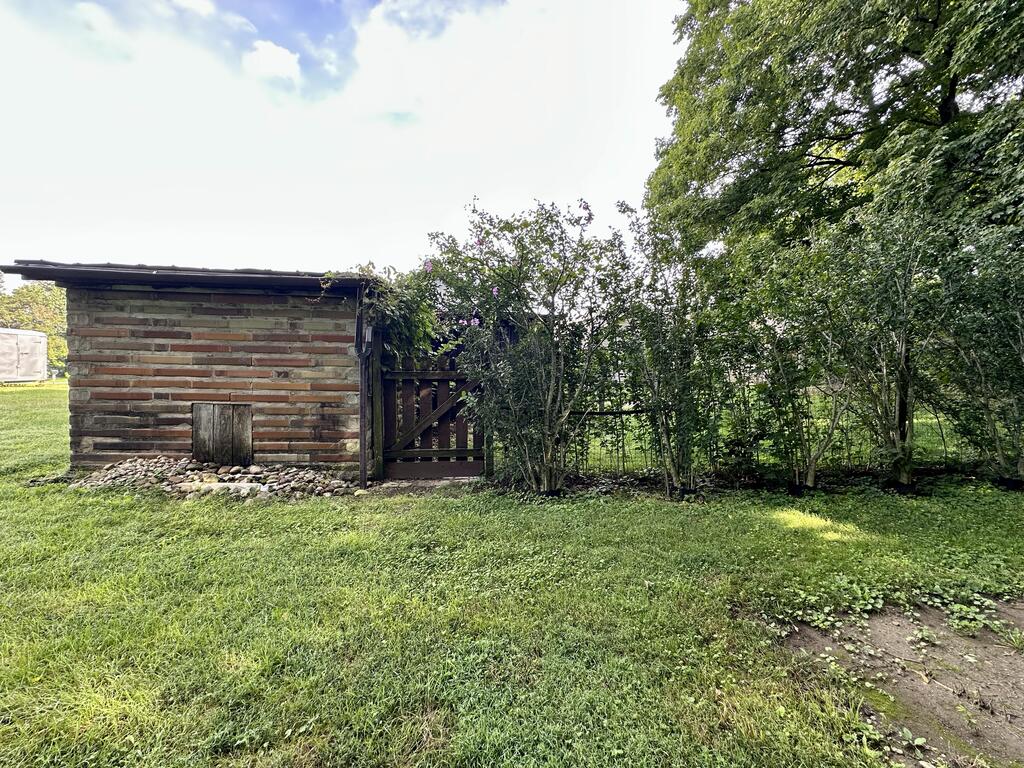 7424 St. Rt. 180 Property Photo 11