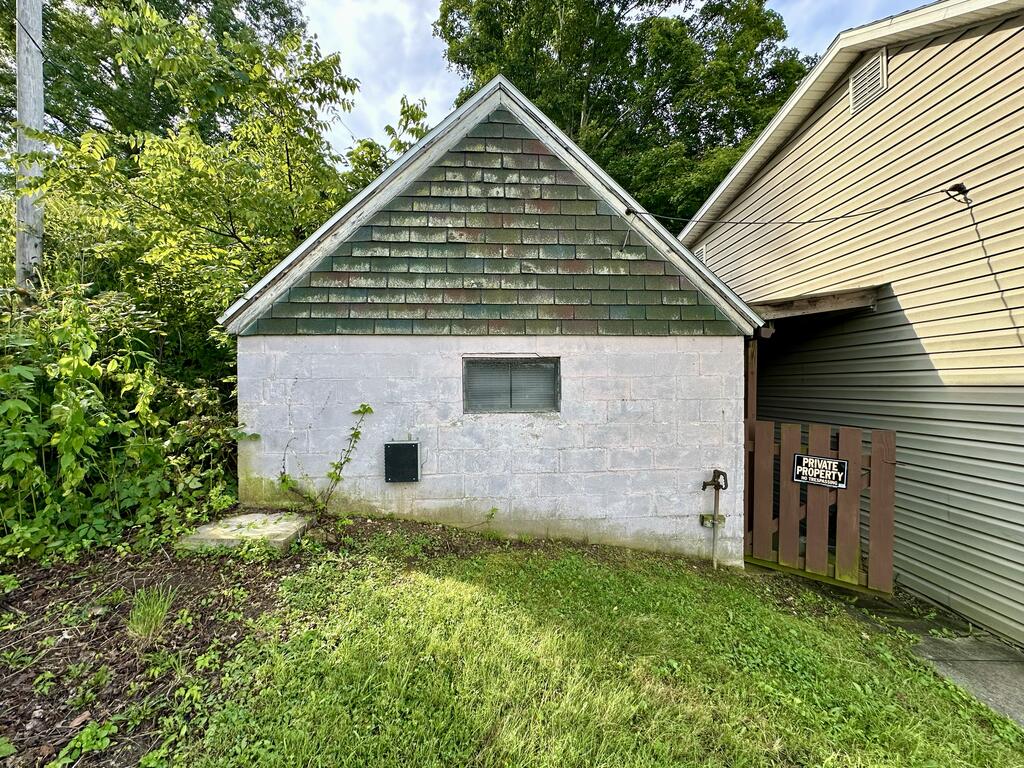 7424 St. Rt. 180 Property Photo 12