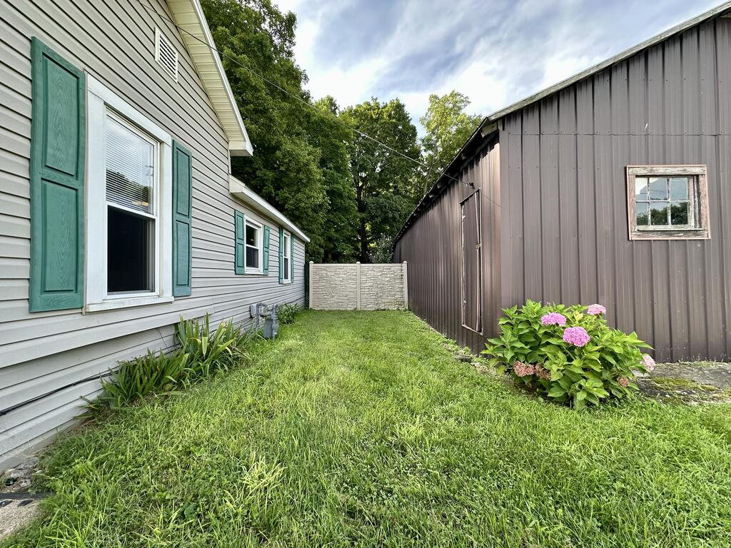 7424 St. Rt. 180 Property Photo 16