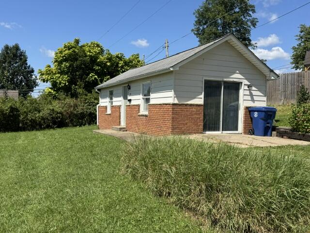319 Broadway St. Property Photo 4