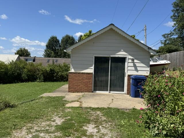 319 Broadway St. Property Photo 6