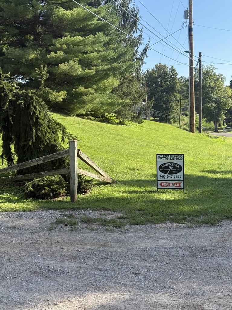 942 Howard Road Property Photo 3