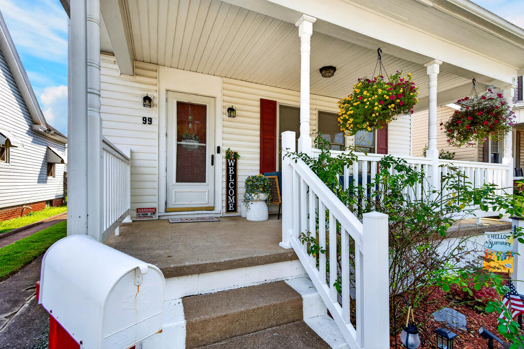 99 Maple Ave. Property Photo 5