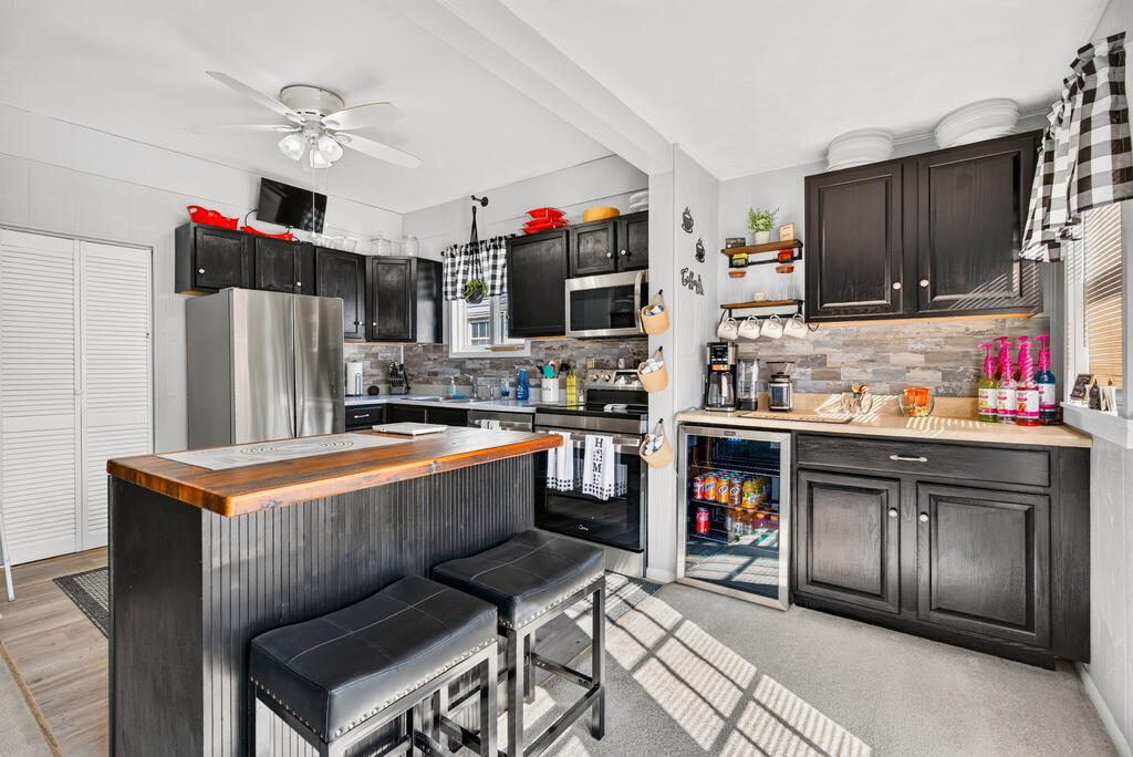 99 Maple Ave. Property Photo 18