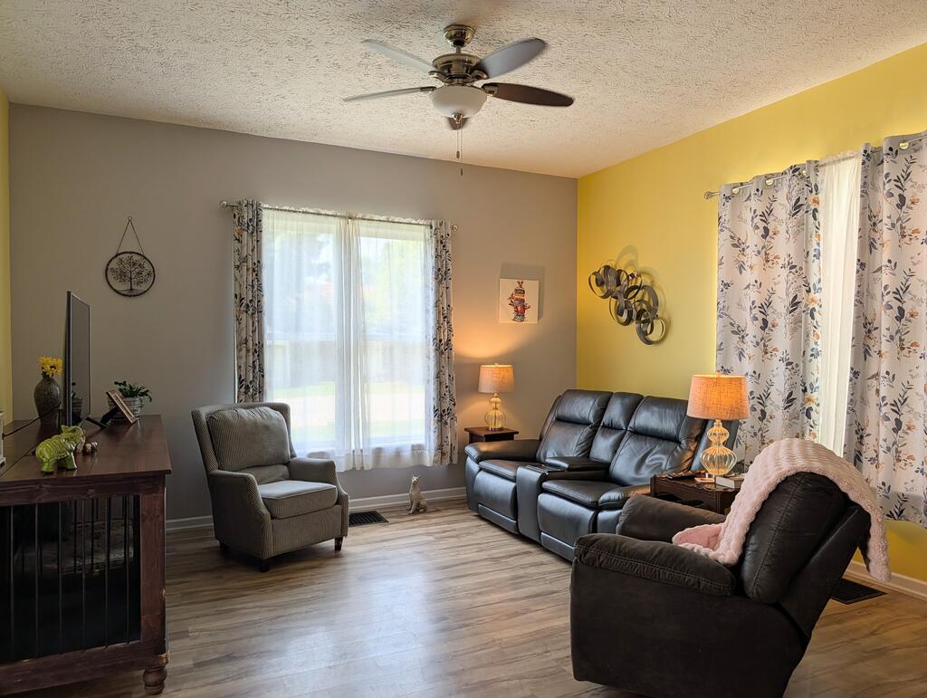 403 Vine Street Property Photo 9