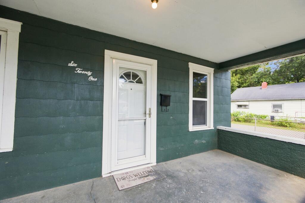 621 Liberty Street Property Photo 4