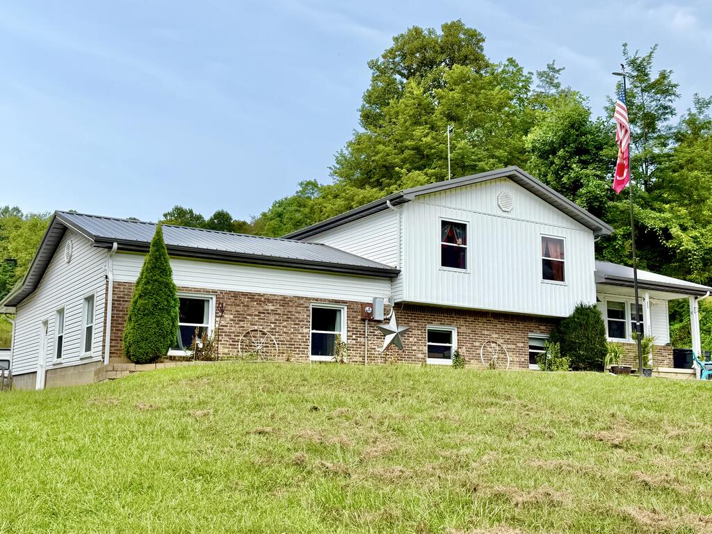 2586 True Hollow Road Property Photo 1