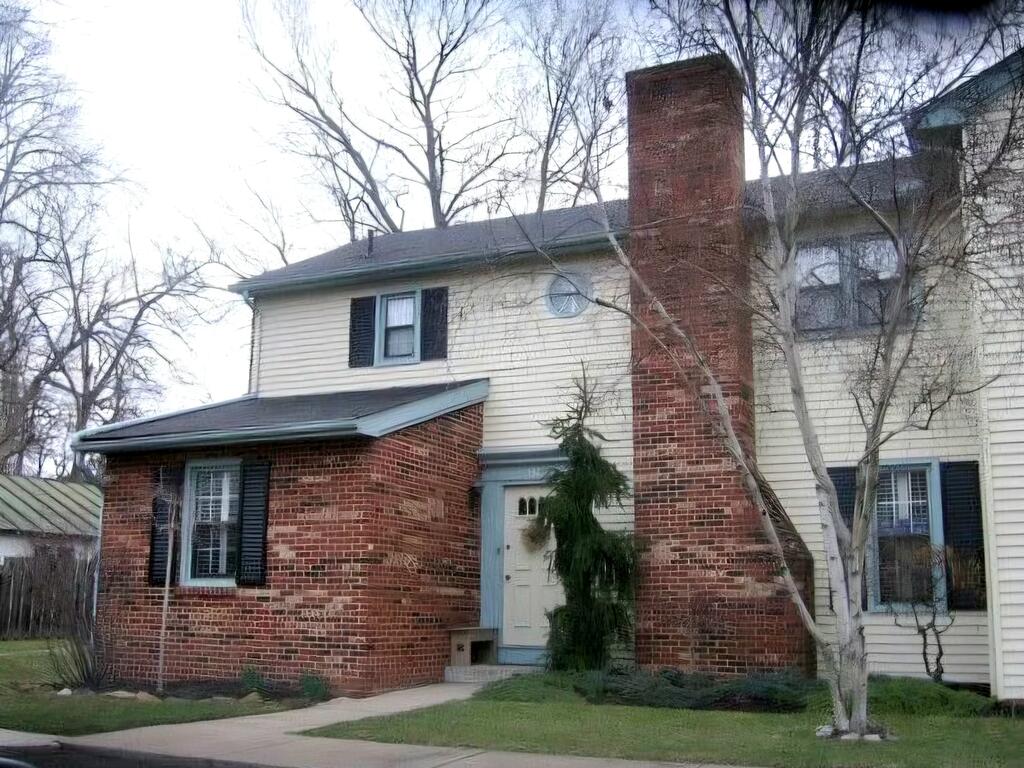 332 Constitution Drive Property Photo 1