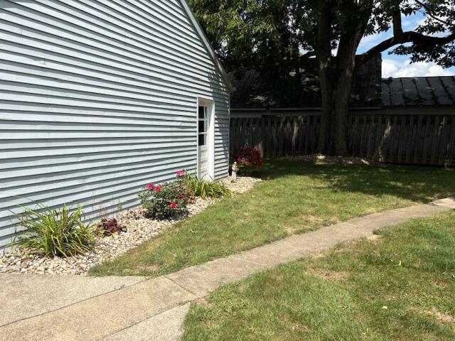 332 Constitution Drive Property Photo 3