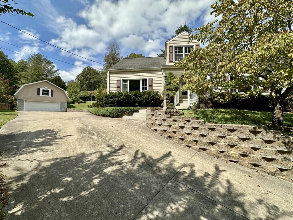579 State Route 140 Property Photo 1