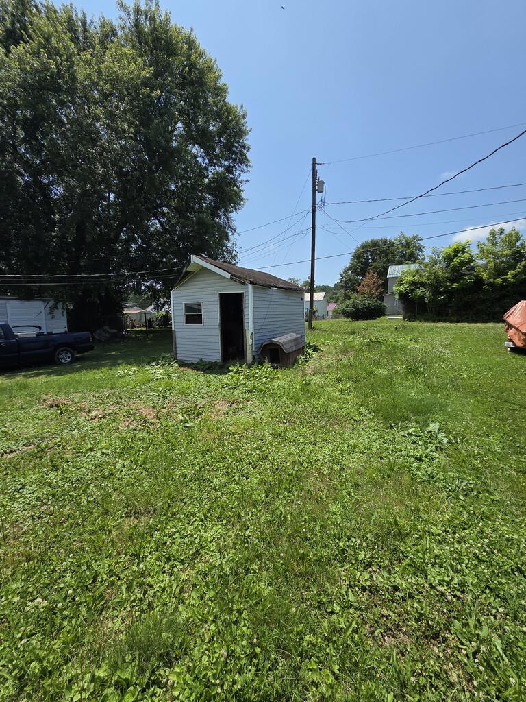 265 S Illinois Ave. Property Photo 7