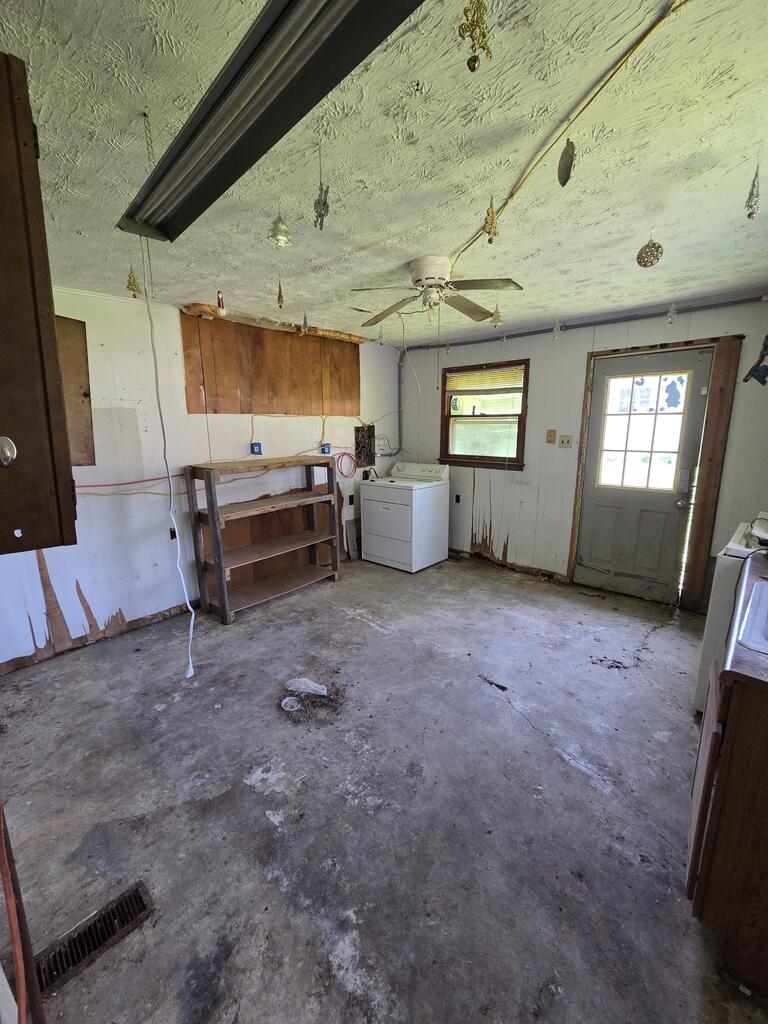 265 S Illinois Ave. Property Photo 11