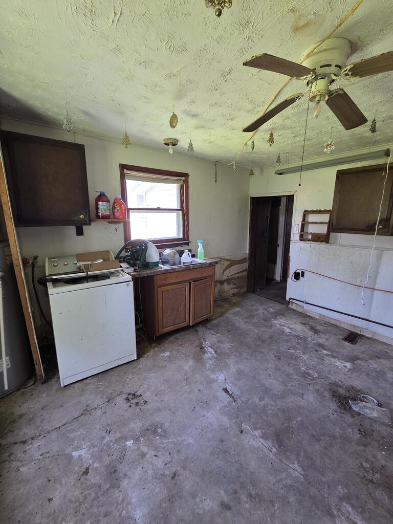265 S Illinois Ave. Property Photo 12