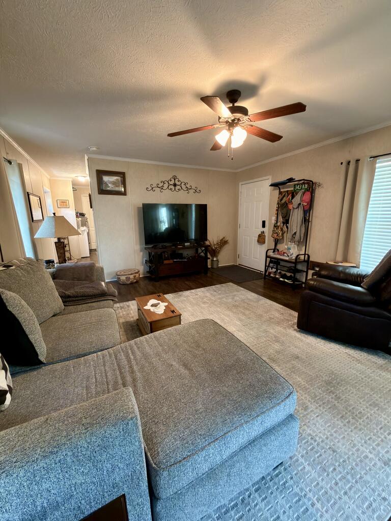 15 Tomahawk Circle Property Photo 7