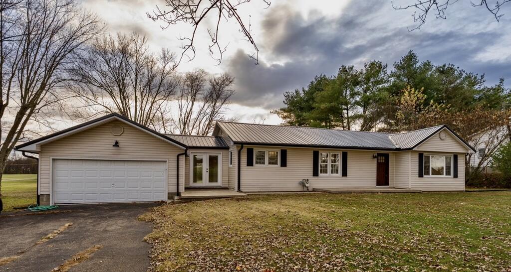 150 Kent Lane Property Photo 2