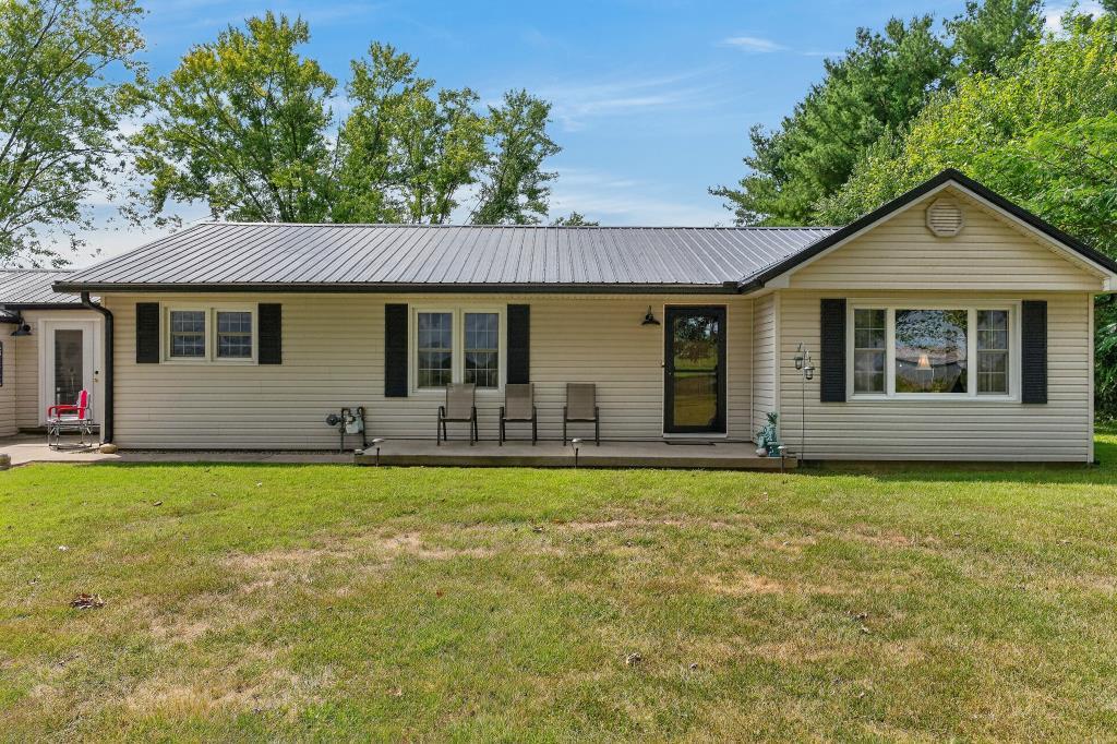 150 Kent Lane Property Photo 3
