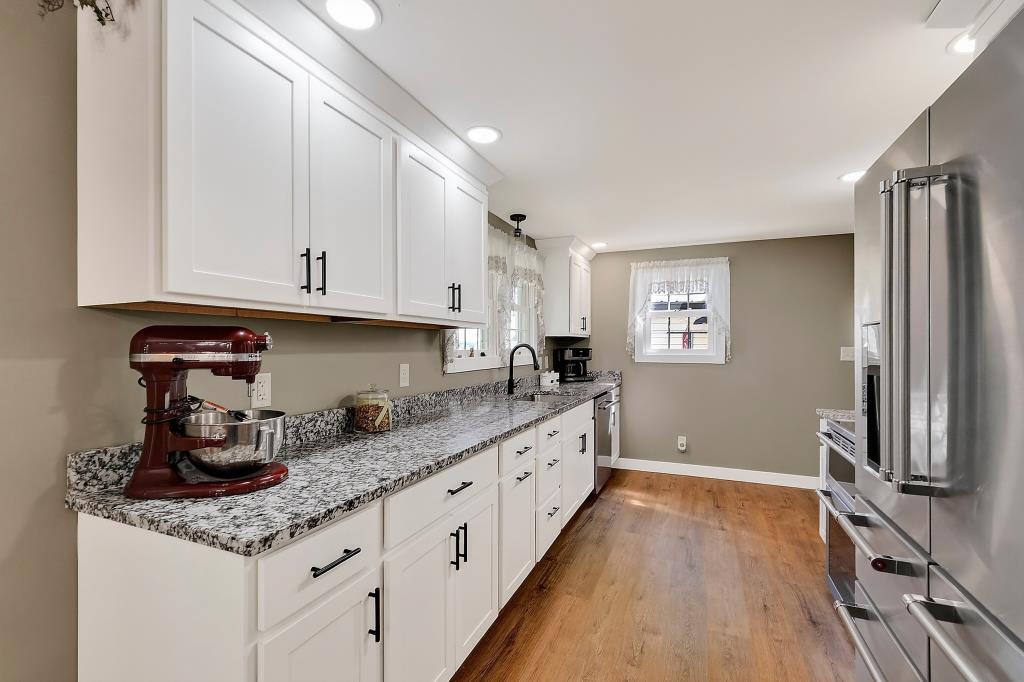 150 Kent Lane Property Photo 16