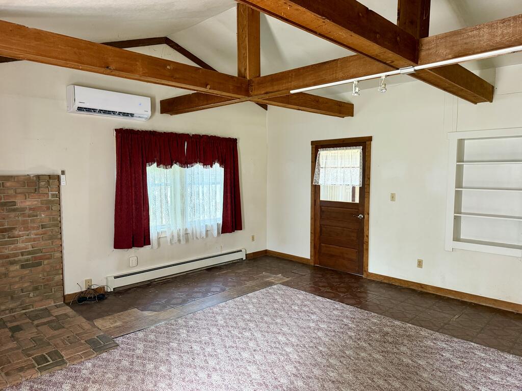 76 Glenn Drive Property Photo 3